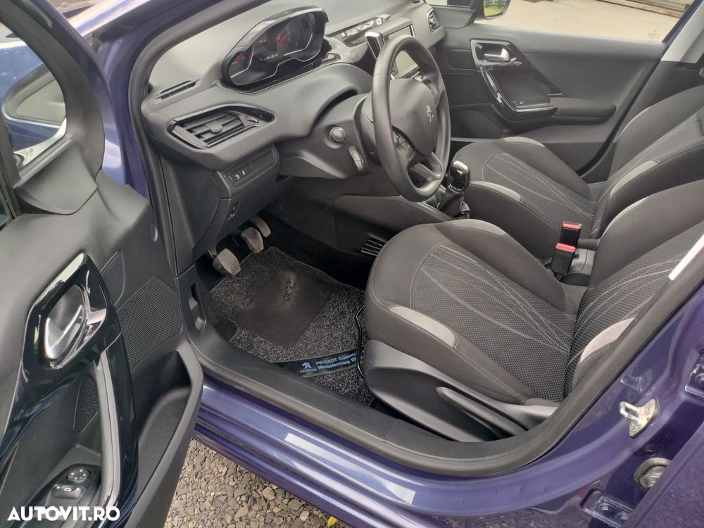 Peugeot 208 1.2 L PureTech Active - 7