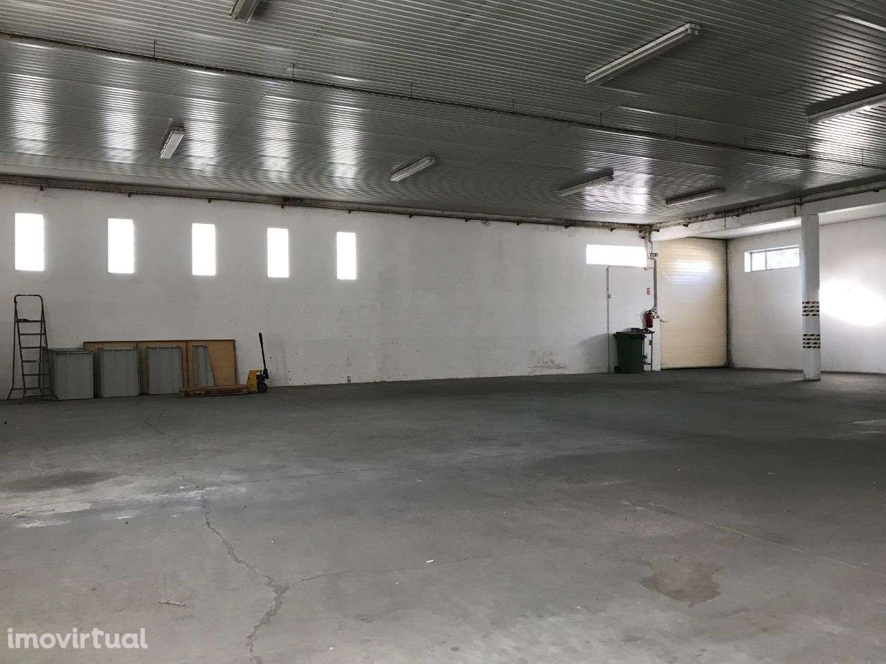 Armazém 300 m2 - Grande imagem: 4/11
