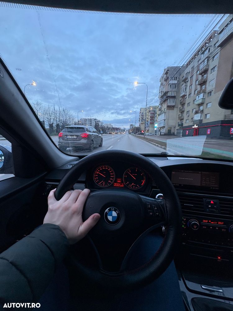 BMW Seria 3 320d - 8