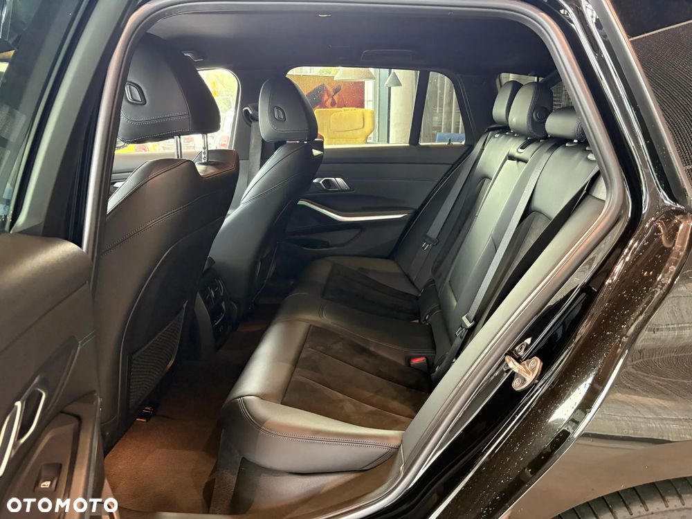 BMW Seria 3 320d xDrive MHEV M Sport sport - 22