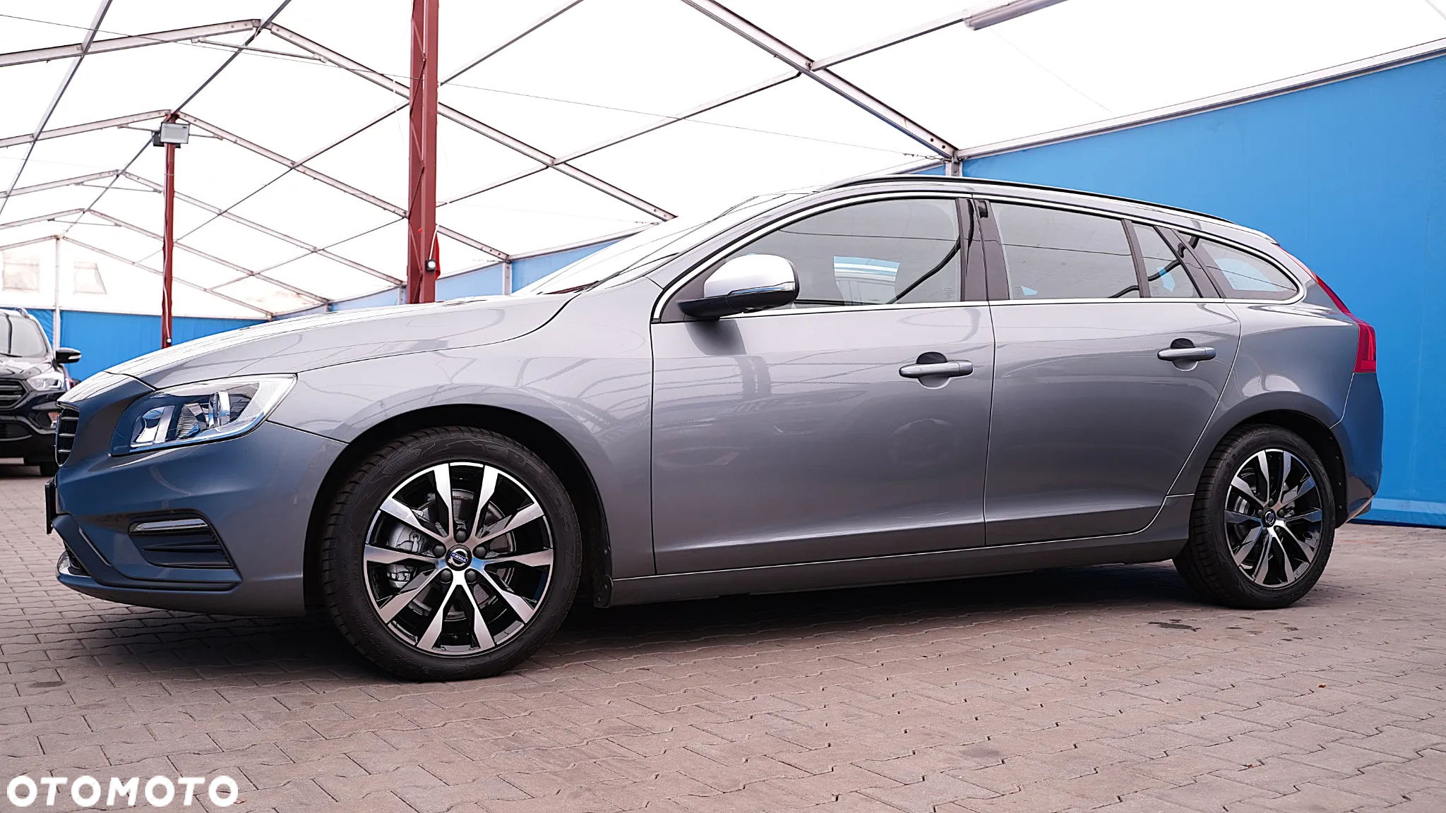 Volvo V60 D3 Drive-E R-Design Momentum - 4