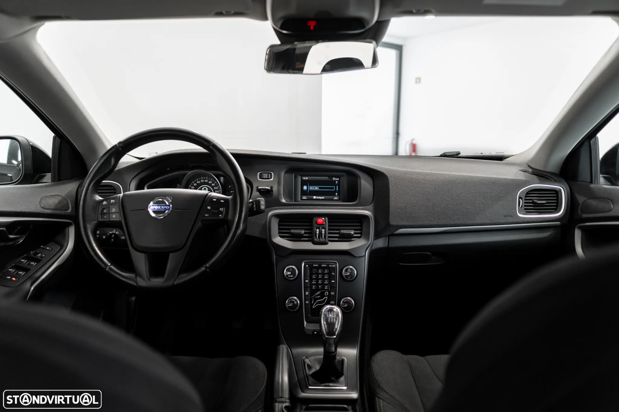 Volvo V40 1.6 D2 Momentum - 21