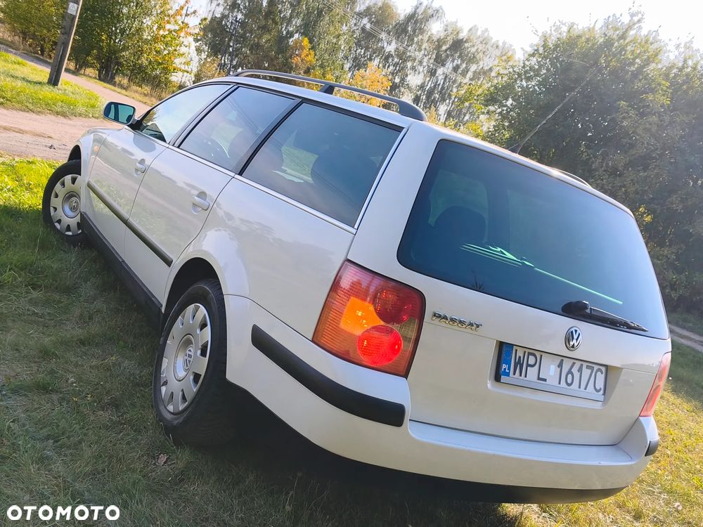 Volkswagen Passat 1.6 Comfortline Family - 6