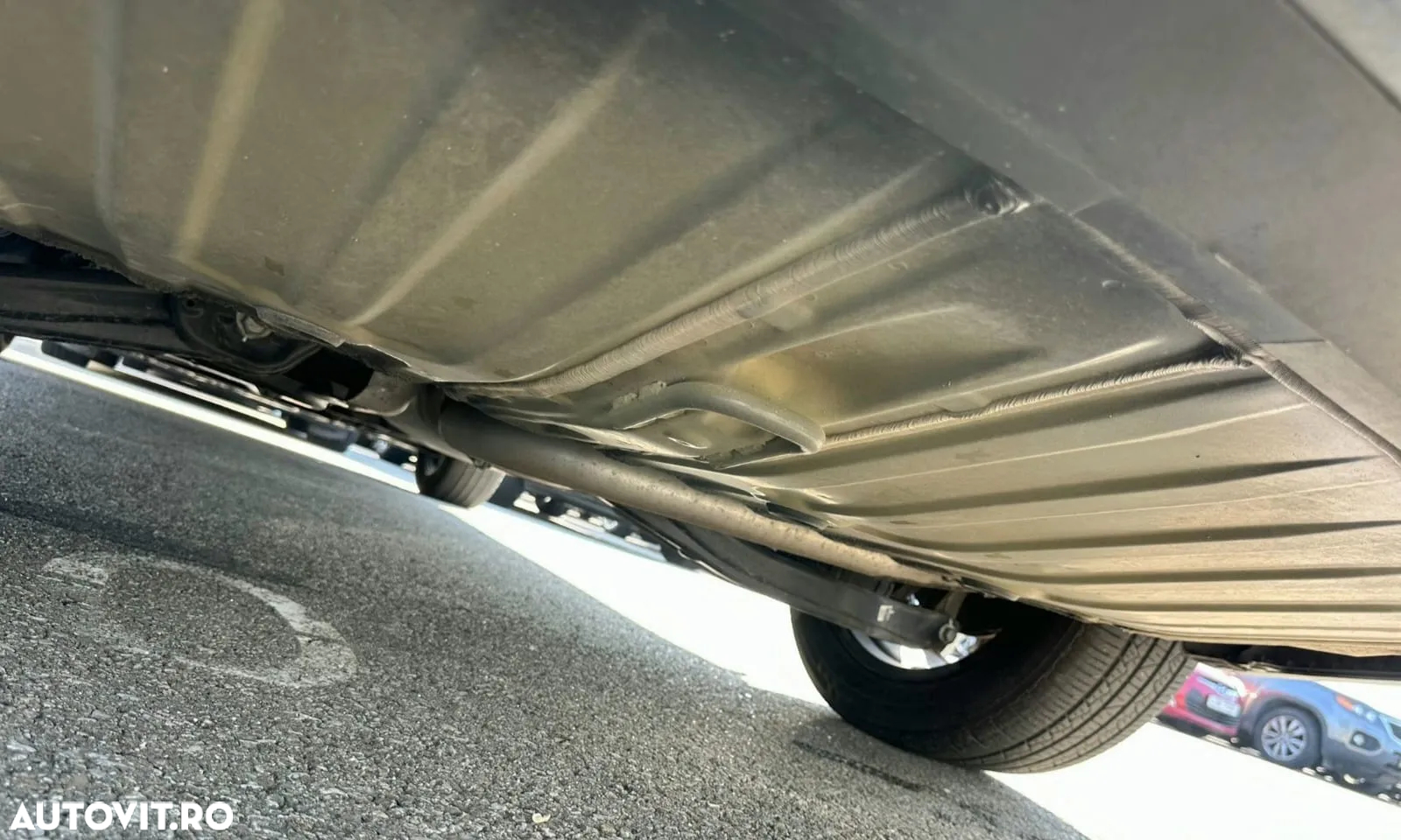 Kia Carnival - 33