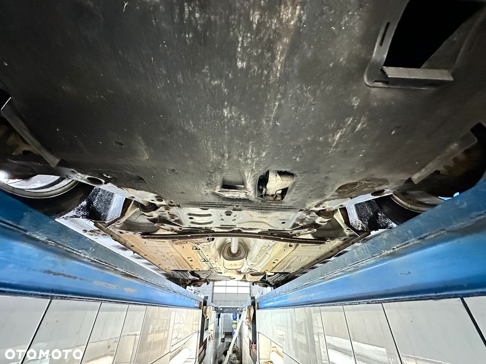 Ford Kuga 2.0 TDCi 2x4 Trend - 32