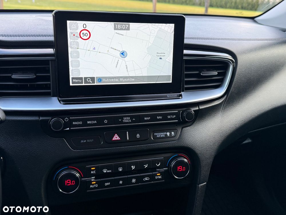 Kia Ceed 1.4 T-GDI DCT OPF Platinum Edition - 28