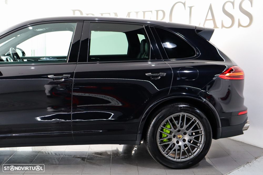 Porsche Cayenne - 41