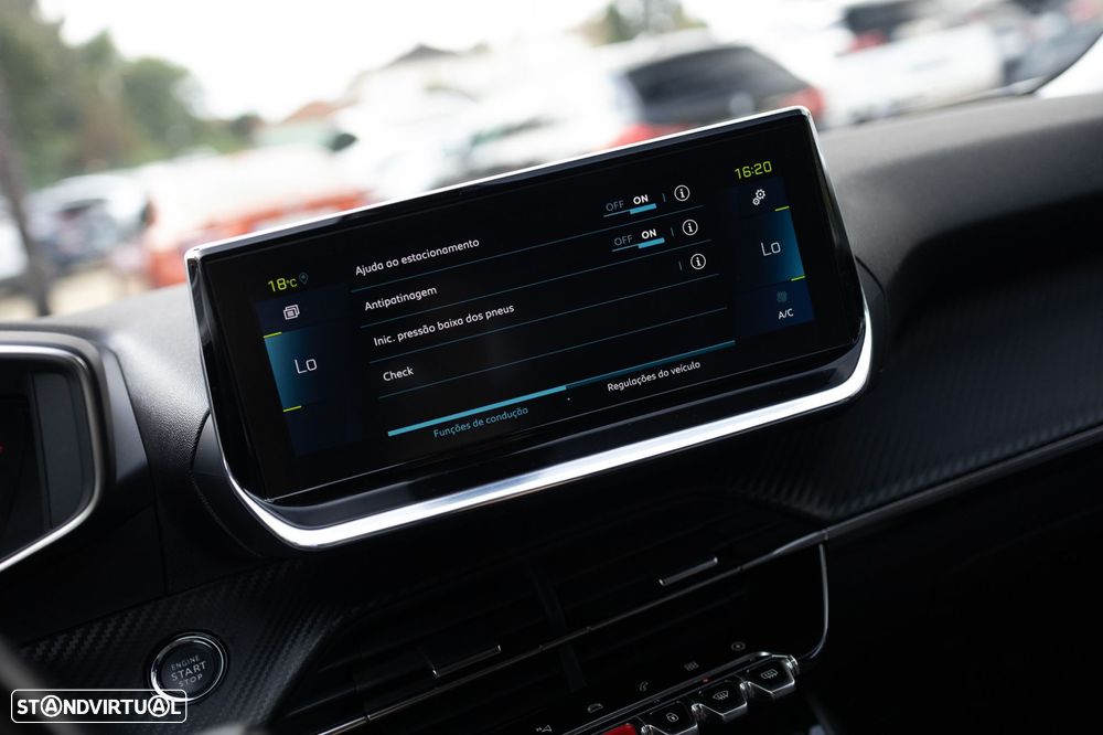 Peugeot e-2008 Allure - 30