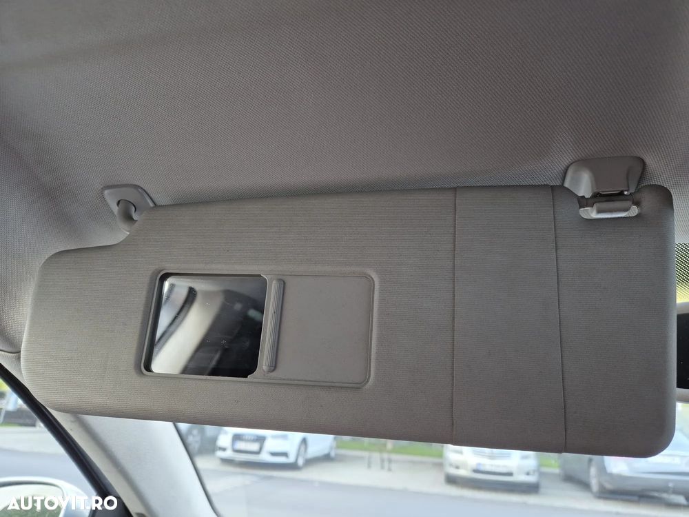 Volkswagen Golf 1.6 TDI DPF Style - 15
