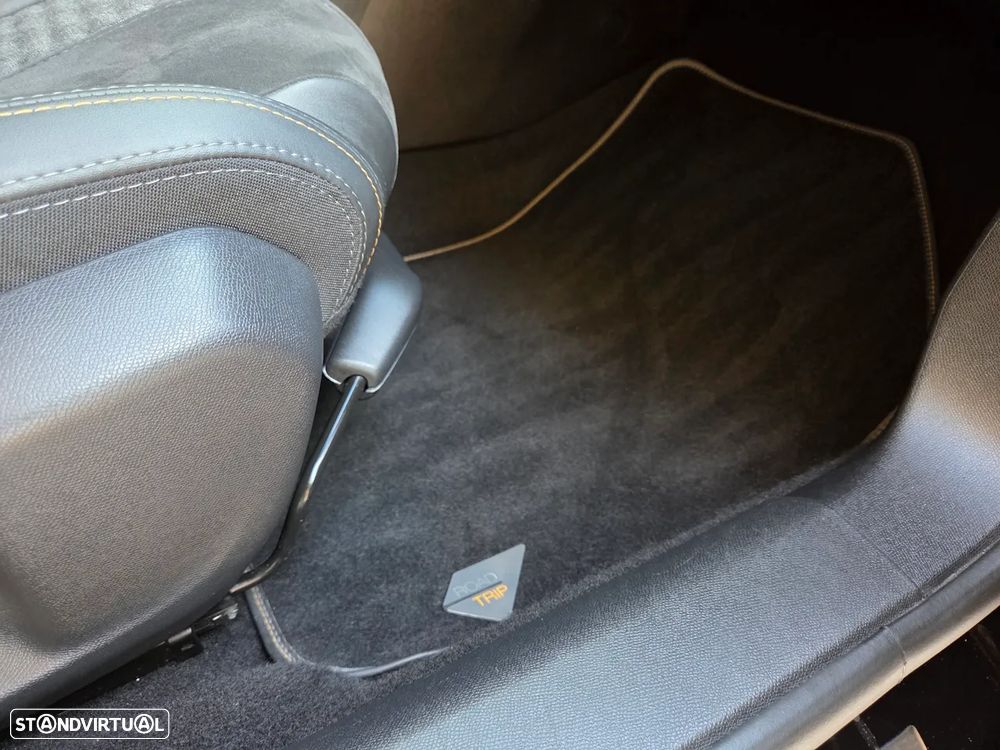 Peugeot 308 1.2 PureTech Allure EAT8 - 26