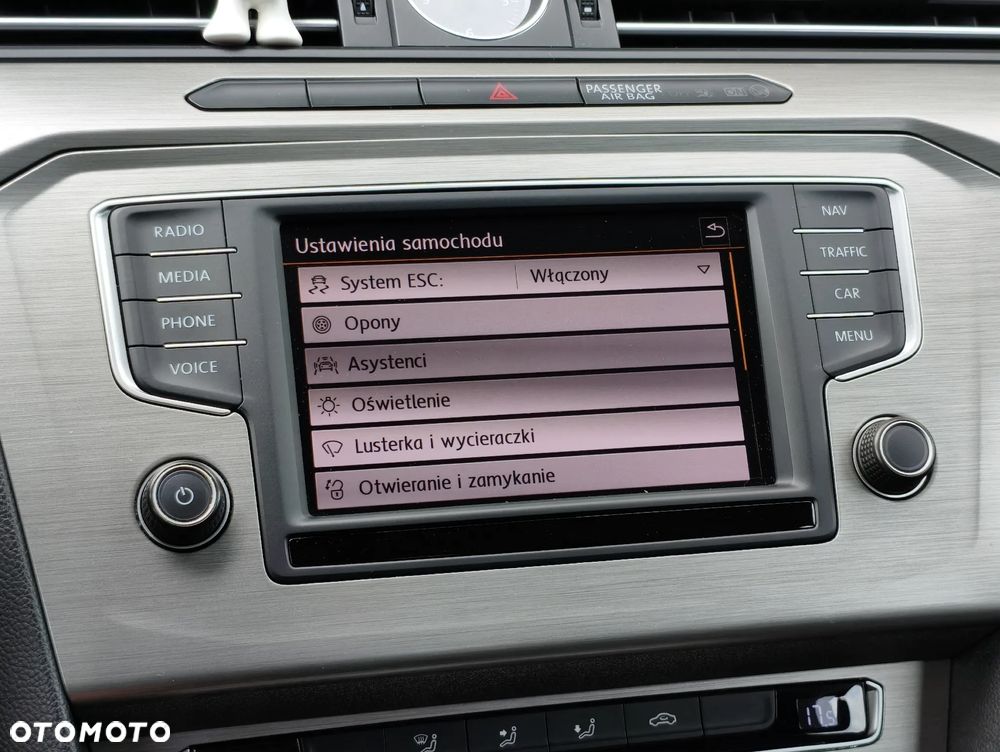 Volkswagen Passat 1.6 TDI BMT City - 11