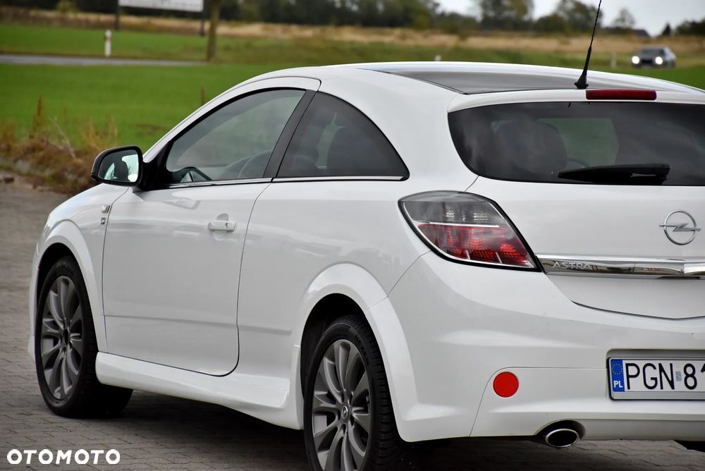 Opel Astra 1.6 Black&White - 13