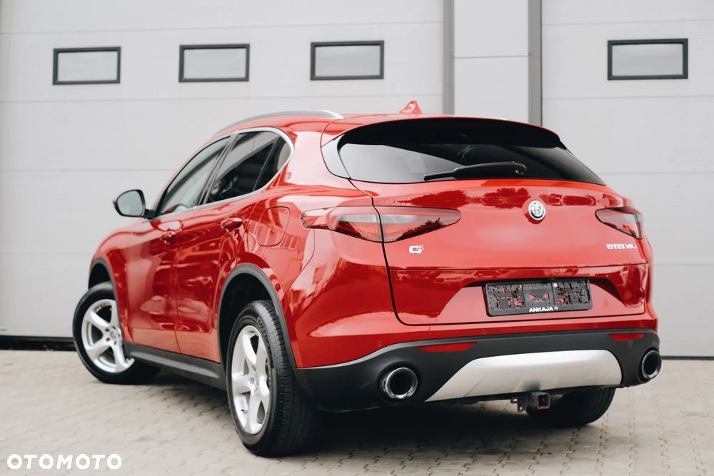 Alfa Romeo Stelvio 2.0 Turbo TI Q4 - 13
