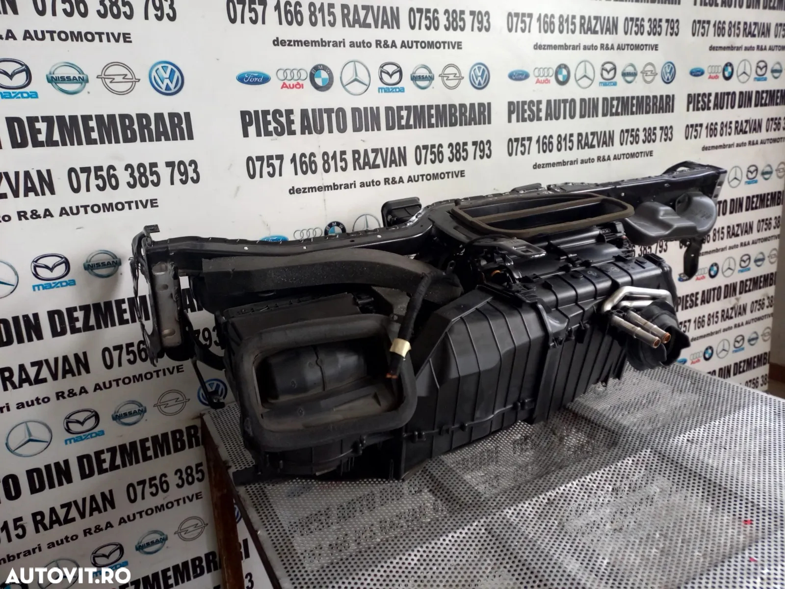 Carcasa Aeroterma Tulumba Traversa Armatura Bord Audi A8 4H D4 An 2010-2011-2012-2013-2014-2015-201 - 2