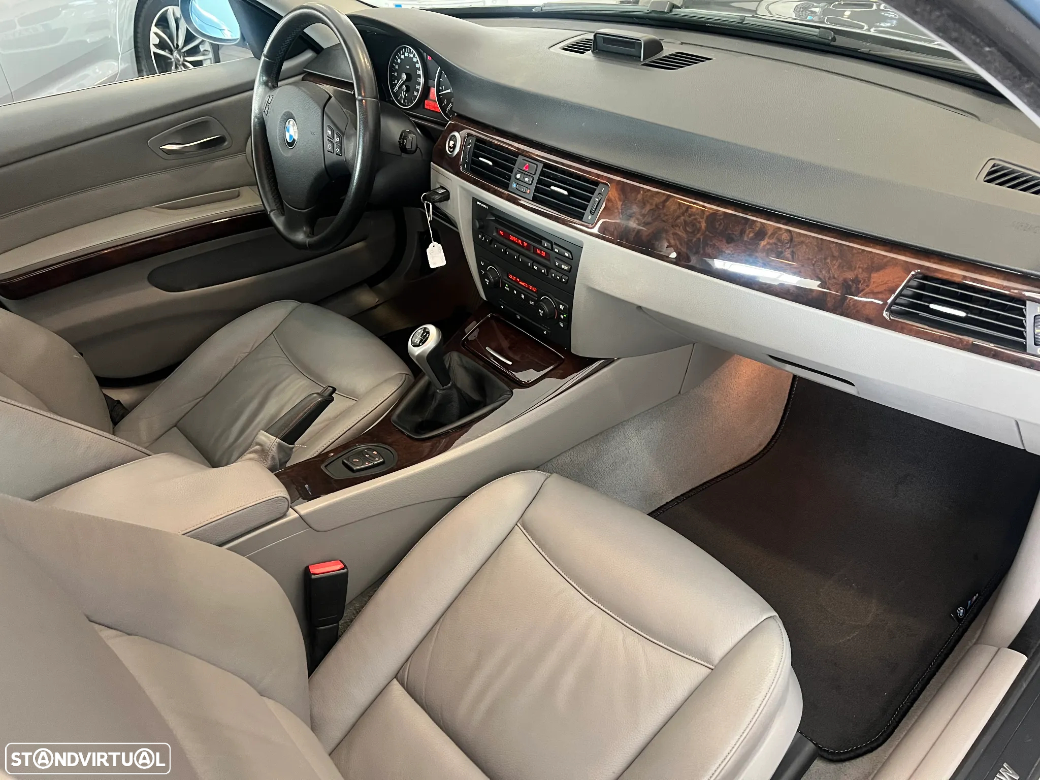 BMW 330 i - 13