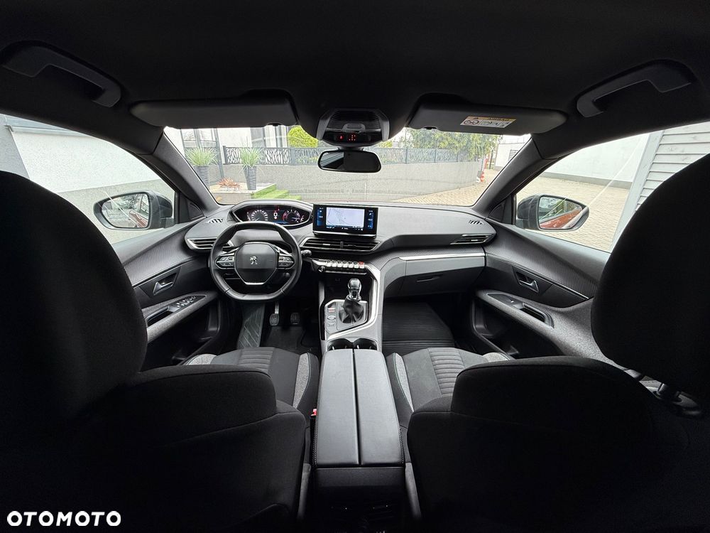 Peugeot 5008 - 8