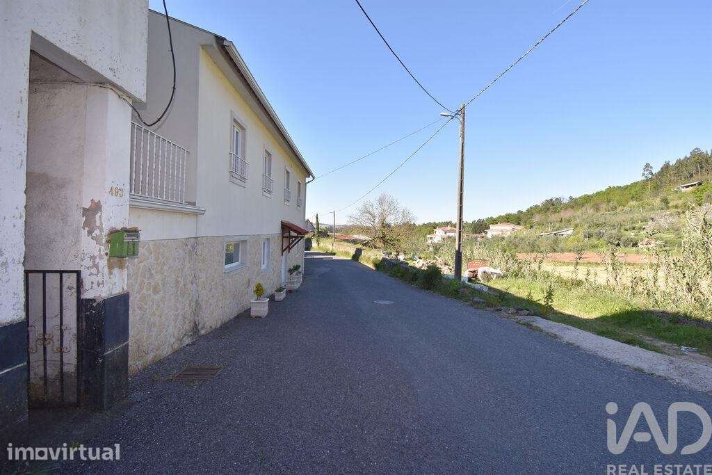 Casa / Villa T3 em Miranda do Corvo de 215 m2 - Grande imagem: 2/33