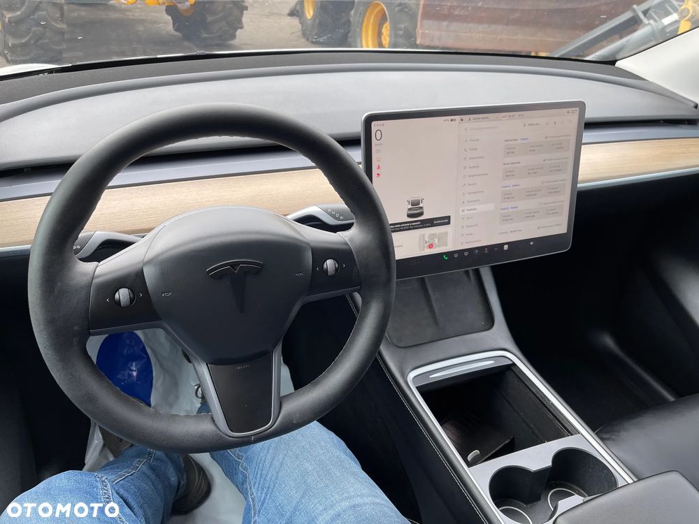 Tesla Model Y Long Range Dual Motor AWD - 15