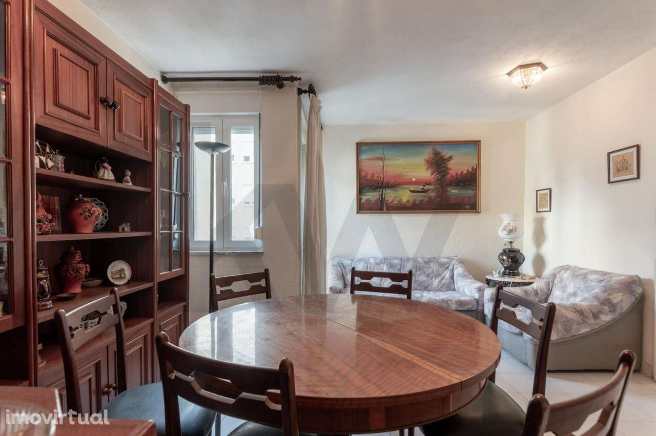 Oportunidade Única em Marvila! T3 Para Remodelar, Investimento Garanti - Grande imagem: 3/26