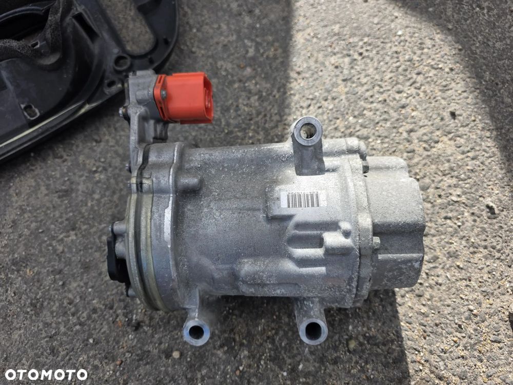 SPRĘŻARKA KLIMATYZACJI NISSAN LEAF II ZE1 2020 ROK 92600 5SA1A