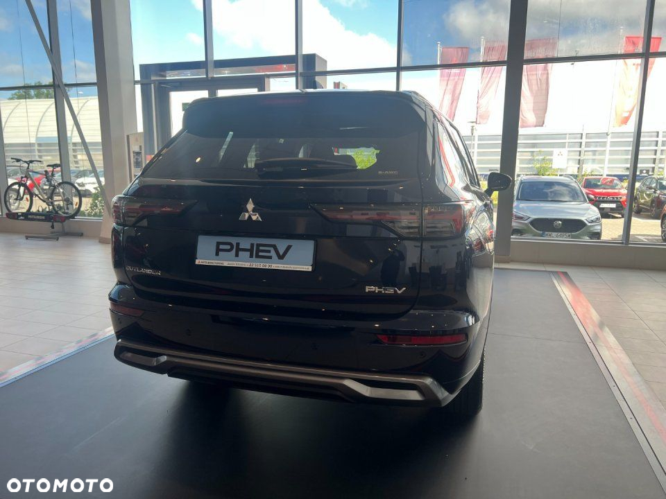 Mitsubishi Outlander - 5