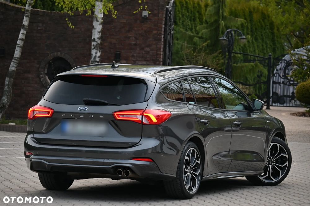 Ford Focus 1.5 EcoBoost ST-Line - 12