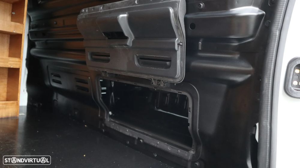 Renault Trafic 2.0 DCI L2H2 145cv - 15