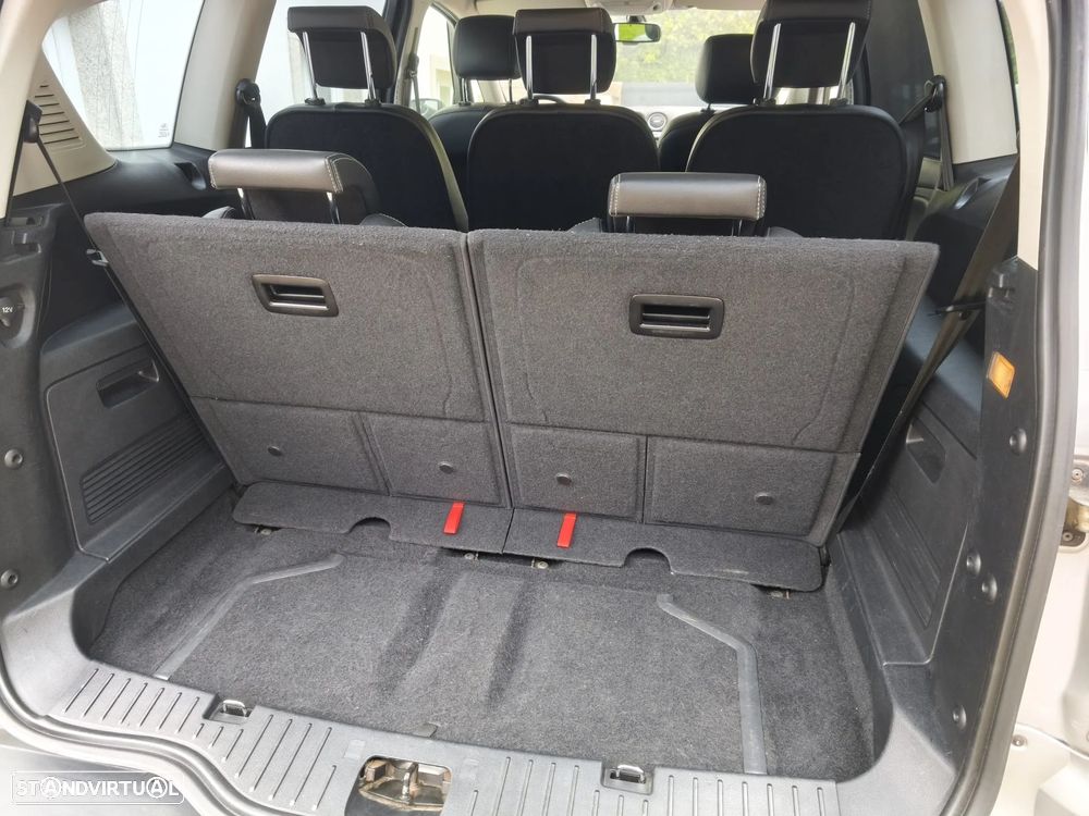 Ford S-Max 2.0 TDCi Titanium 7L - 20
