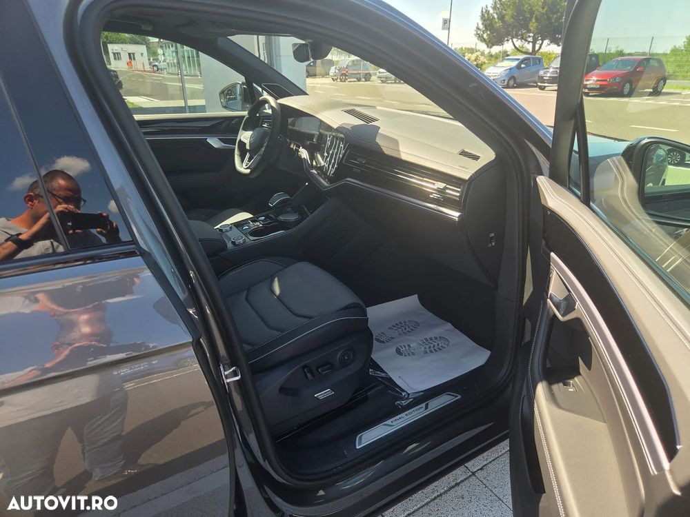 Volkswagen Touareg V6 TDI 4MOTION R-Line - 11