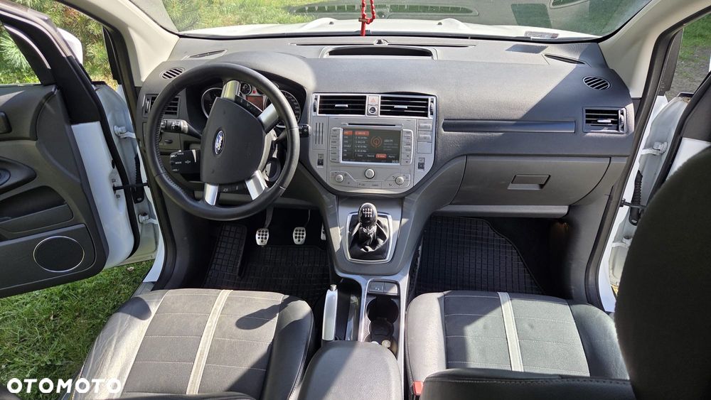 Ford Kuga 2.0 TDCi 4x4 Titanium - 6