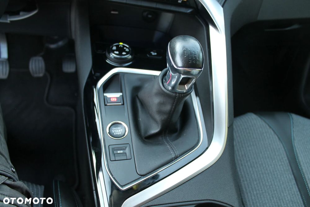 Peugeot 3008 PureTech 130 Stop & Start GPF Allure Business-Paket - 20