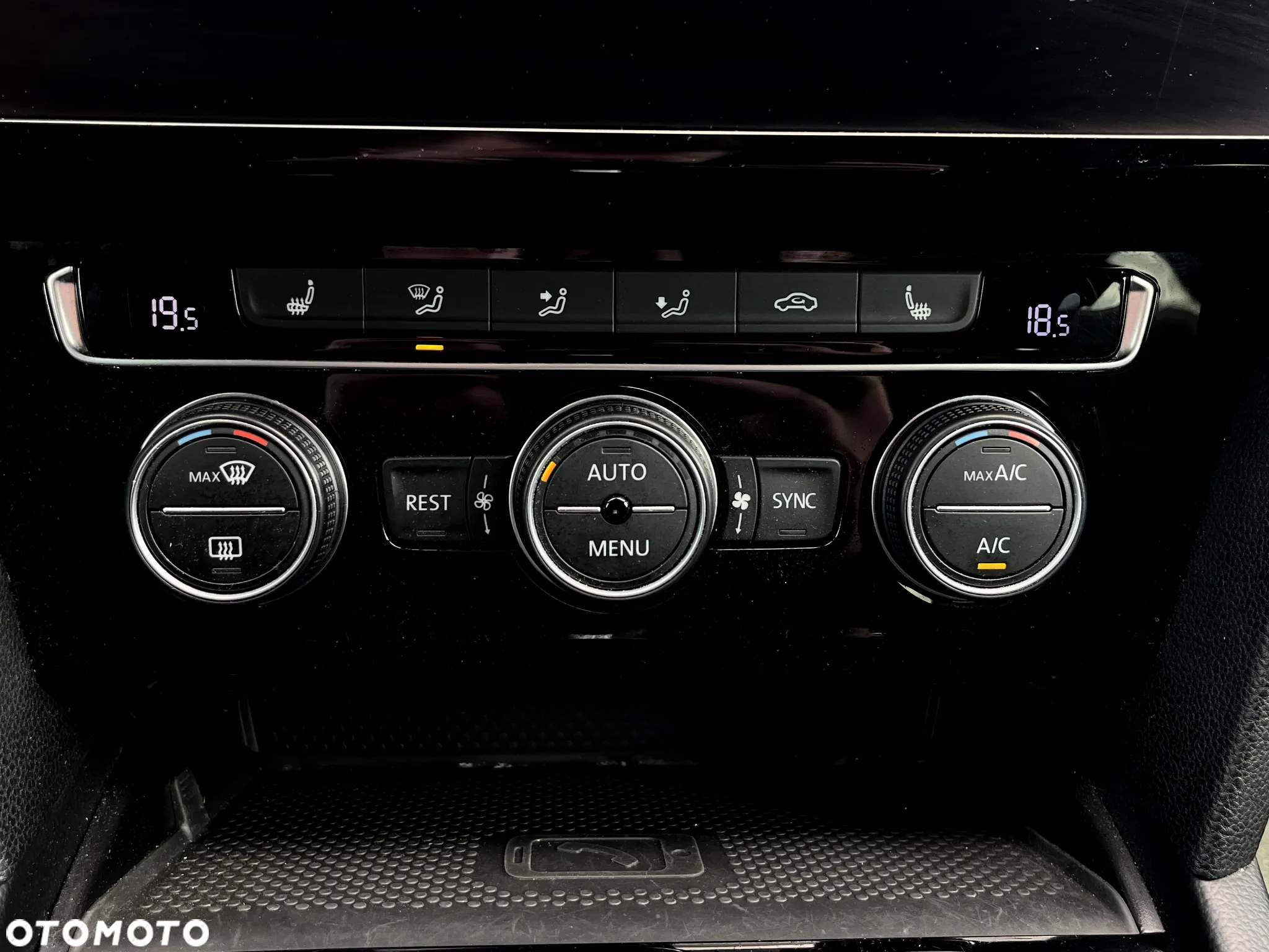 Volkswagen Arteon 2.0 TDI SCR R-Line DSG - 25