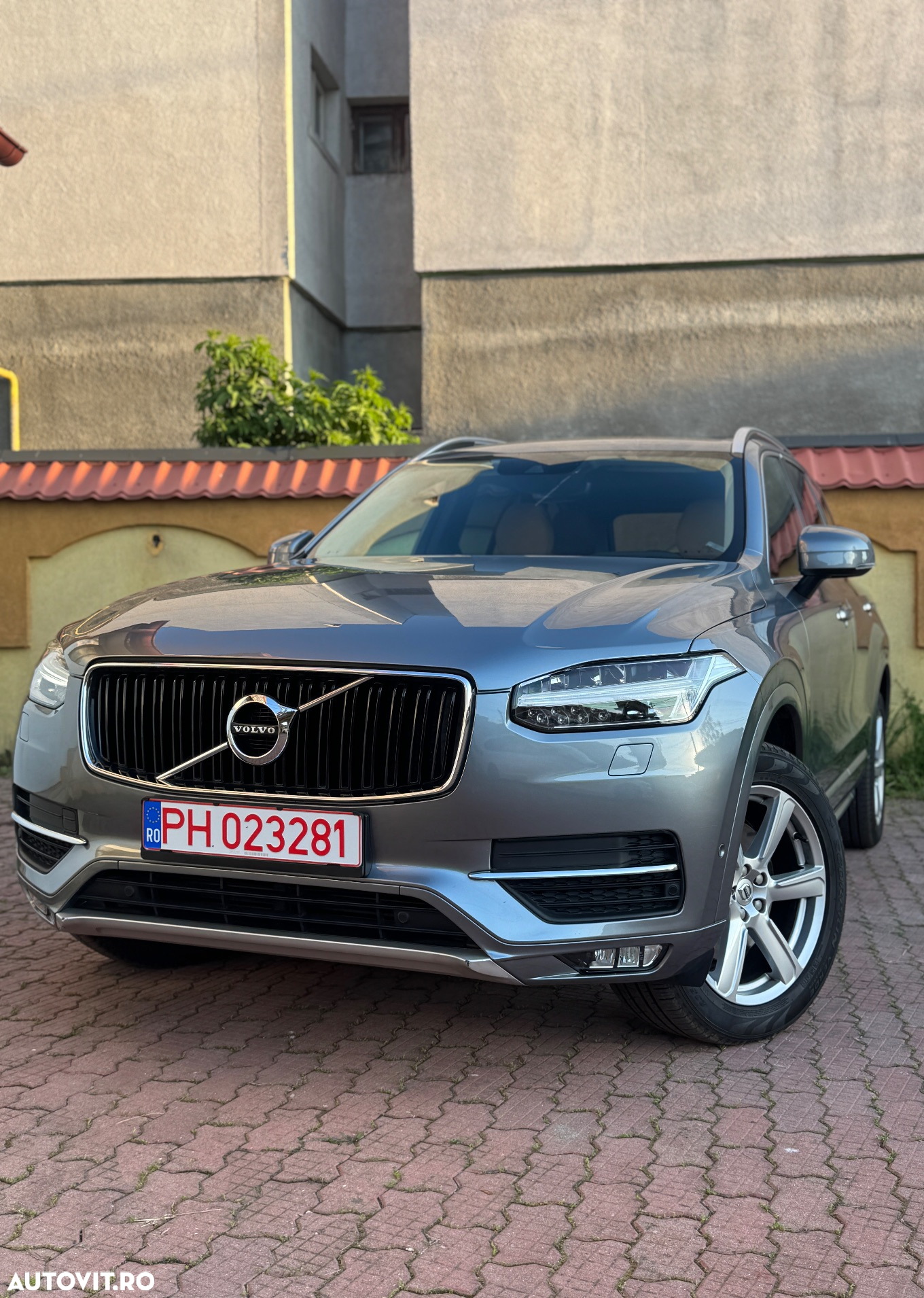 Volvo XC 90 D5 AWD Geartronic Momentum - 2
