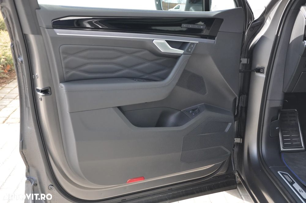 Volkswagen Touareg V6 TSI eHybrid PHEV R - 11