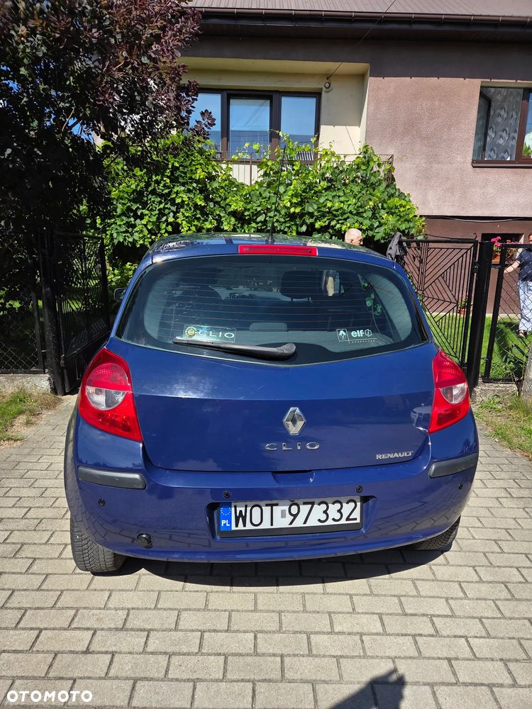 Renault Clio 1.4 16V Authentique - 9