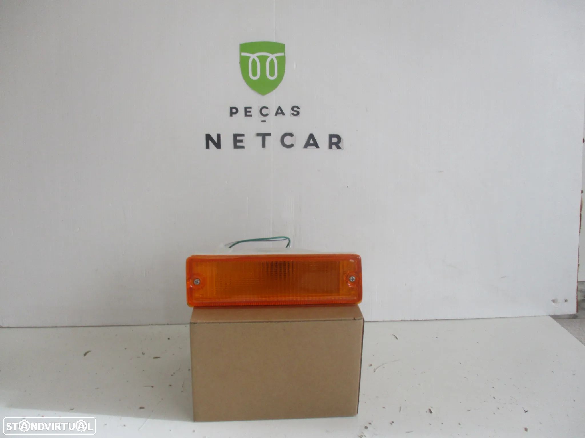 Farolim Para Choques Frente Direito Nissan King Cabstar 1993 - 1