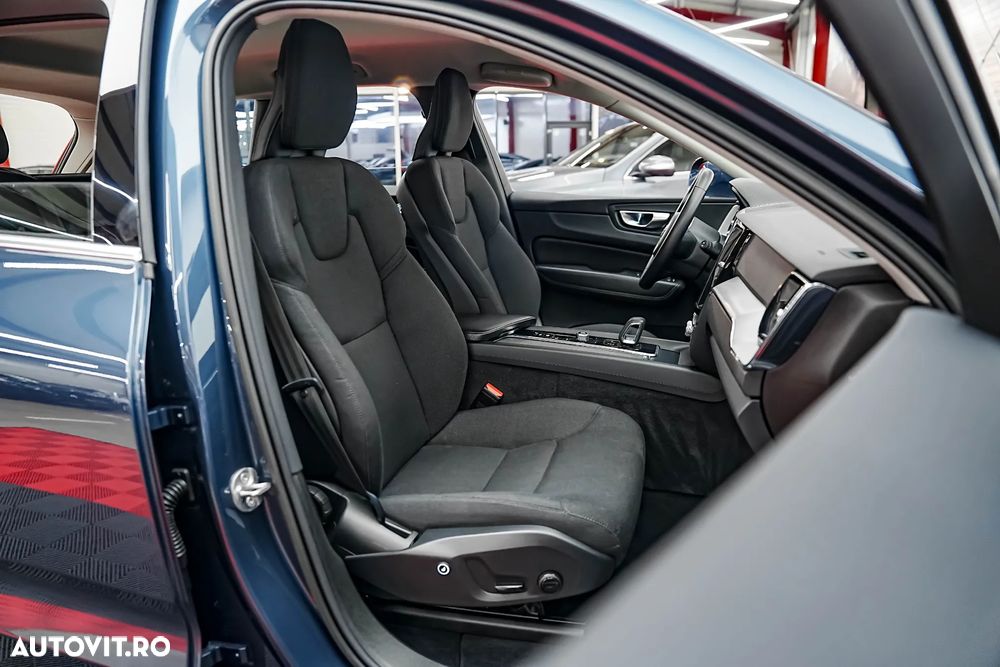Volvo XC 60 B4 D AWD Geartronic Momentum Pro - 8