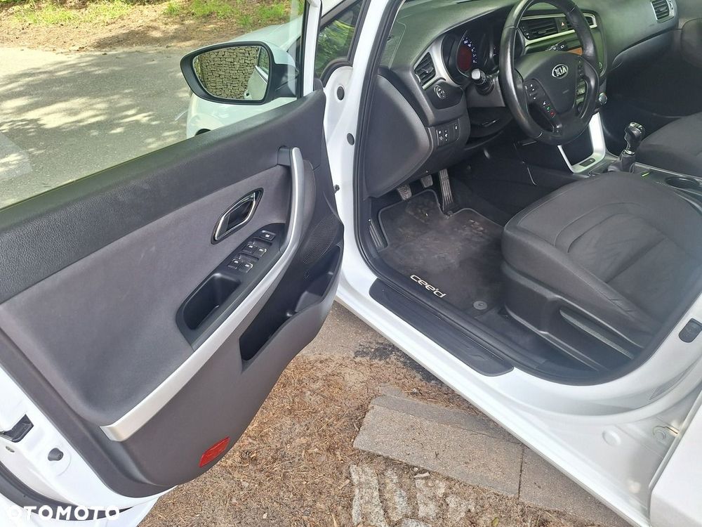 Kia Ceed - 9