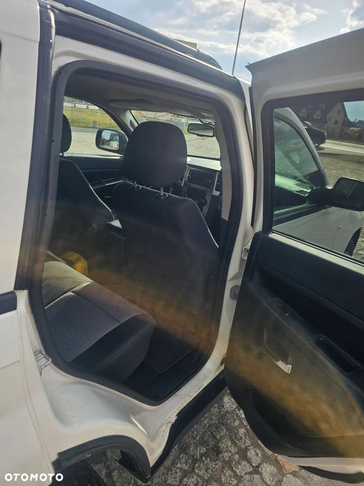 Jeep Grand Cherokee - 22