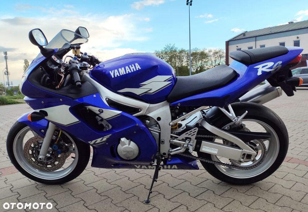 Yamaha YZF - 4