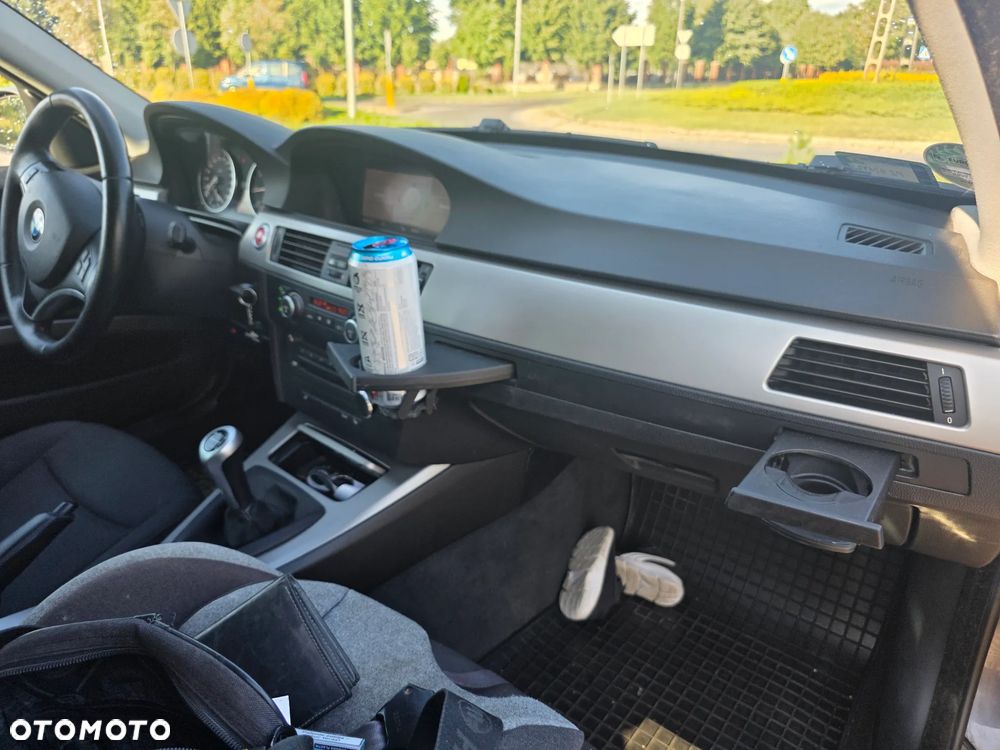 BMW Seria 3 318i - 9
