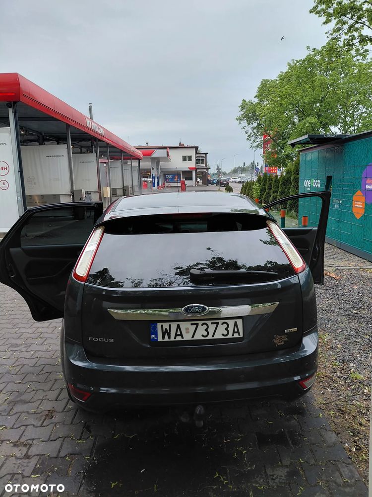 Ford Focus 1.8 TDCi Ghia - 8