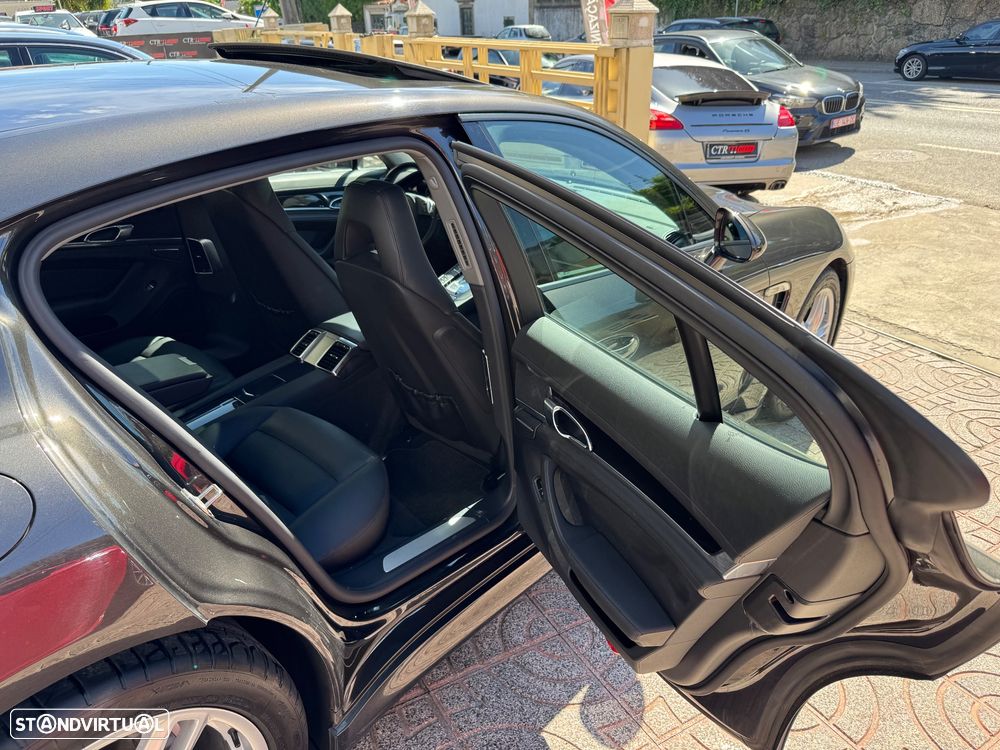 Porsche Panamera Platinum Edition - 24