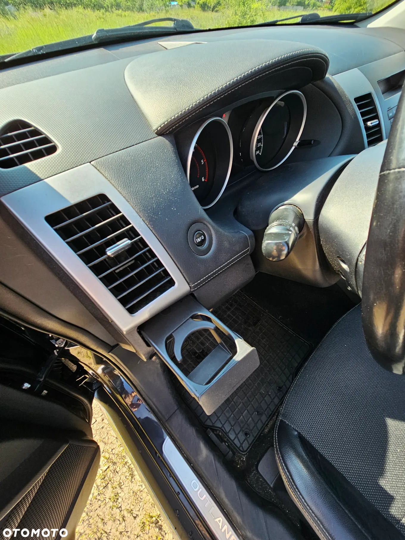 Mitsubishi Outlander 2.2 DID Intense EU5 - 14