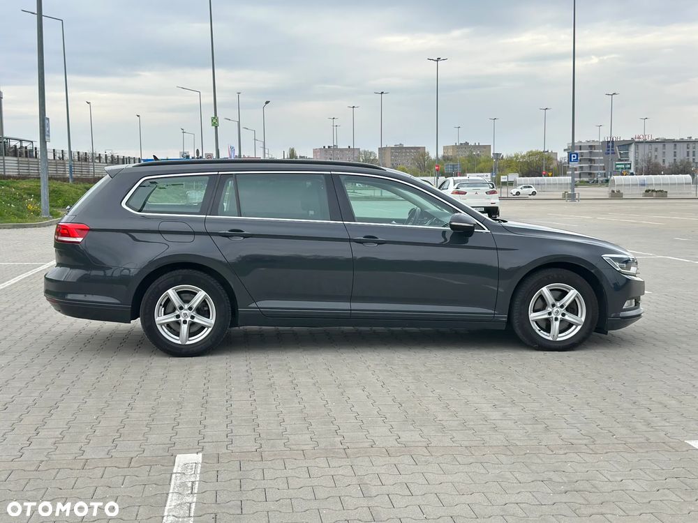 Volkswagen Passat 1.6 TDI (BlueMotion Technology) DSG Comfortline - 9