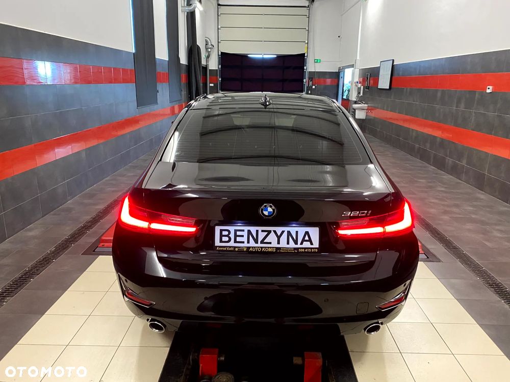 BMW Seria 3 320i GPF M Sport Shadow sport - 12