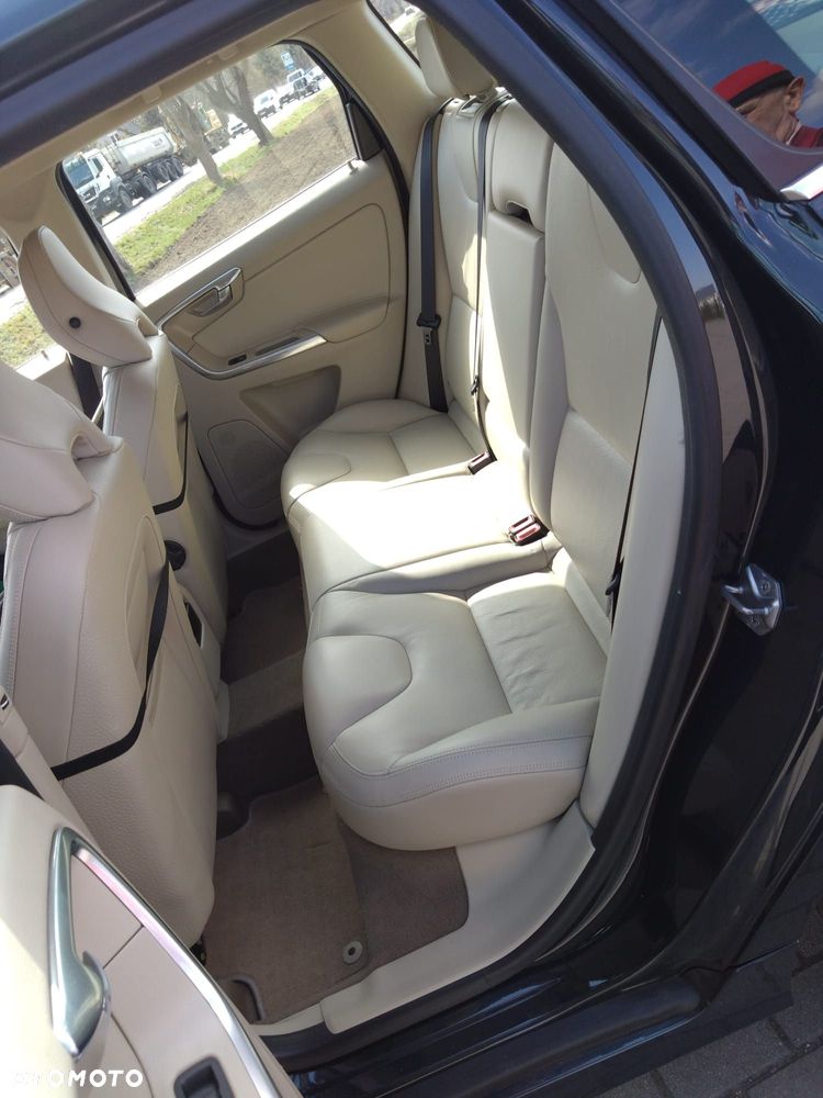 Volvo XC 60 2.4D AWD Summum - 15