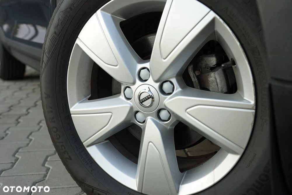 Volvo XC 40 T2 Momentum - 18