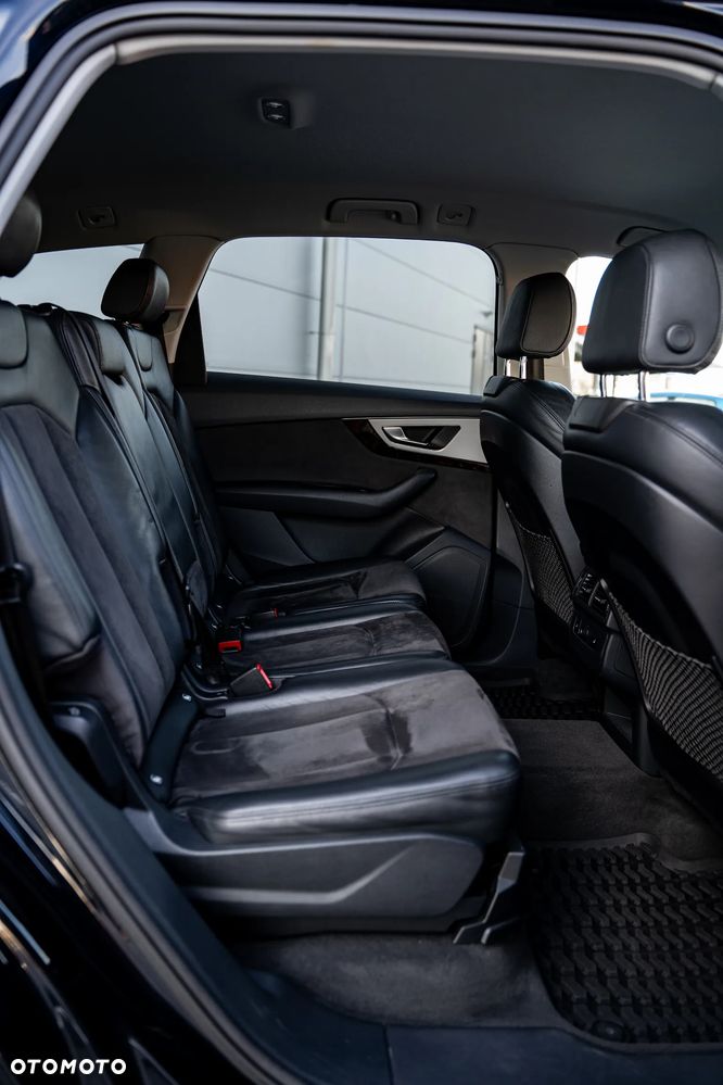 Audi Q7 - 8