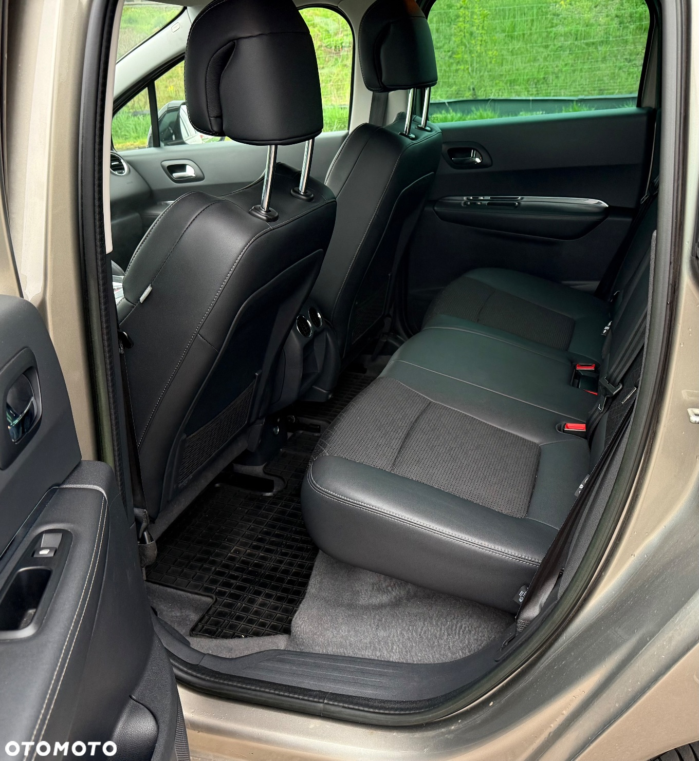Peugeot 3008 2.0 HDi HYbrid4 - 8